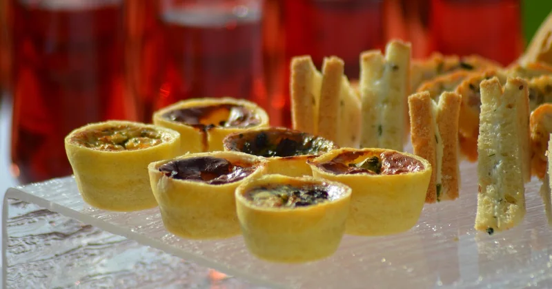 Cinq garnitures qui changent de l'éternelle quiche lorraine